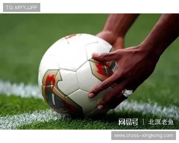 足球明星猝死事件纪实：马赛克卡片背后的悲痛与反思