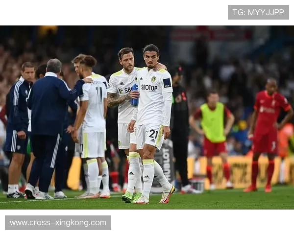 足球明星受伤后的应对措施与康复之路解析